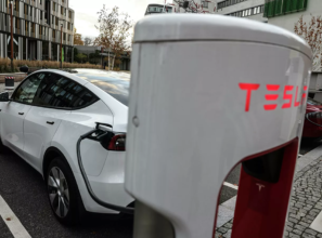 Tesla, İzmir’e Supercharge İstasyonu Kuruyor