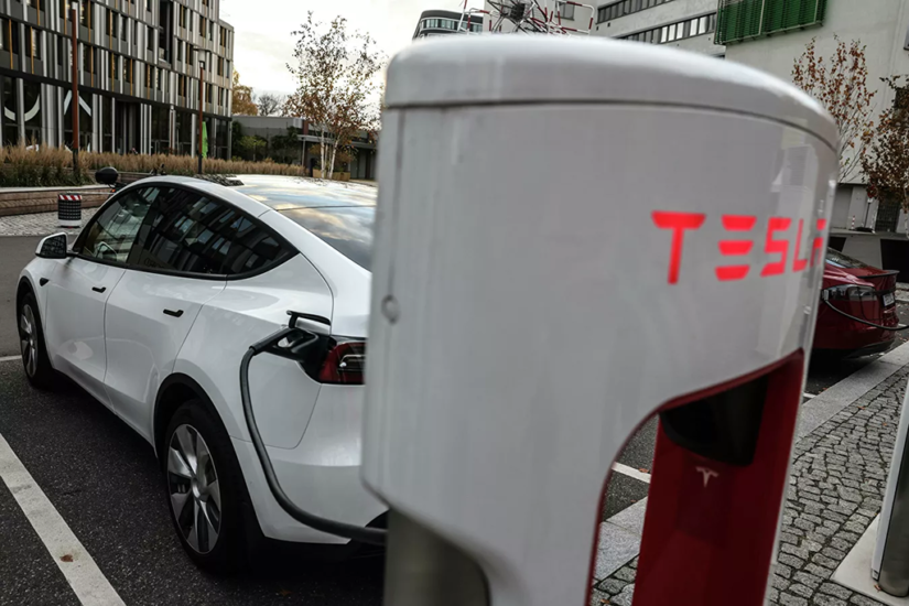 Tesla, İzmir’e Supercharge İstasyonu Kuruyor
