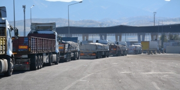 kara-sinir-kapilarinda-ticari-arac-giris-cikisi-yuzde-232-artti