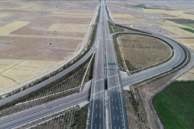 Ankara-Niğde Otoyolu Kırşehir Bağlantı Yolu Trafiğe Açıldı 1 ankara-nigde-otoyolu-kirsehir-baglanti-yolu-trafige-acildi