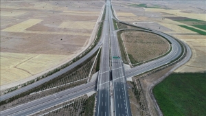 ankara-nigde-otoyolu-kirsehir-baglanti-yolu-trafige-acildi