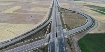 ankara-nigde-otoyolu-kirsehir-baglanti-yolu-trafige-acildi
