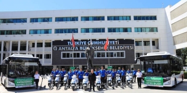 karsan-ilk-elektrikli-otobus-teslimatini-antalyaya-yapti