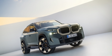 ilk-seri-uretim-hibrit-motorlu-bmw-m-otomobili-bmw-xm-yollara-cikmaya-hazir