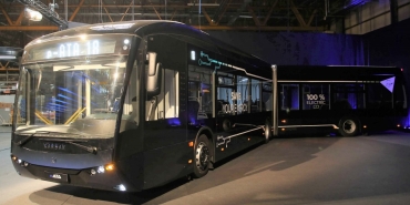 italya-bolonyanin-ilk-18-metre-elektrikli-otobusleri-karsandan