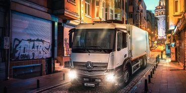 mercedes-benz-turk-kamyonlarini-yeniliklerle-donatti