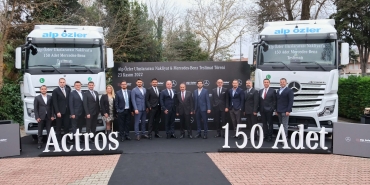 alp-ozler-mercedes-benz-markali-150-adet-kamyonunu-teslim-aldi