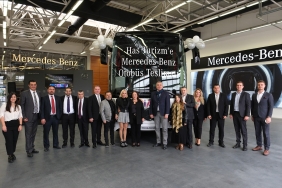 mercedes-benz-turk-has-turizme-3-adet-tourismo-16-ve-1-adet-travego-16-teslim-etti