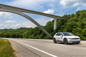 hyundai-ioniq-5-bir-gunde-iki-odul-birden-aldi