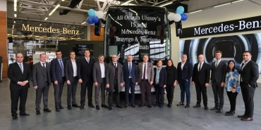 mercedes-benz-turk-ali-osman-ulusoy-turizme-15-adet-otobus-teslimati