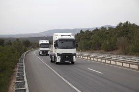 renault-trucks-edirne-bayisinin-ilk-teslimati-ersenler-lojistike-yapildi