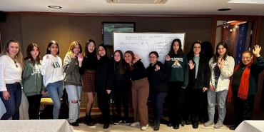 mercedes-benz-turk-yildiz-kizlarin-yaninda