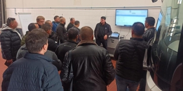 mercedes-israile-otobusun-ardindan-egitim-hizmeti-de-ihrac-etti