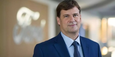 ford-ceosu-farley-ana-rakip-artik-cinli-ureticiler