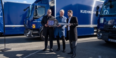 kuehnenagel-23-adet-renault-trucks-elektrikli-kamyonu-teslim-aldi
