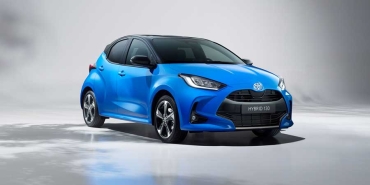 toyota-yaris-hybrid-yenileniyor