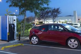 zes-solardan-1-gwlik-gunes-paneli-satis-hedefi