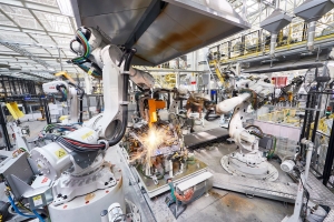 abb-robotik-teknolojisi-ile-renault-grubu-elektrikli-arac-fabrikasini-destekliyor