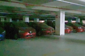 diyarbakir-havalimani-otoparkinda-goz-kamastiran-surpriz-onlarca-sifir-arac-kesfedildi