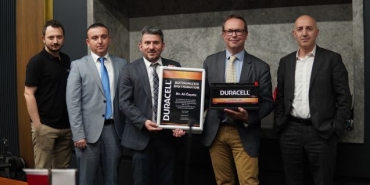 duracell-otomotiv-akuleri-turkiyede-ozcete-sirketler-grubu-ile-yeni-isbirligi-baslatiyor
