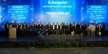 kargoist-ekip-arkadaslarina-siradisi-bir-torenle-motivasyon-odullerini-dagitti