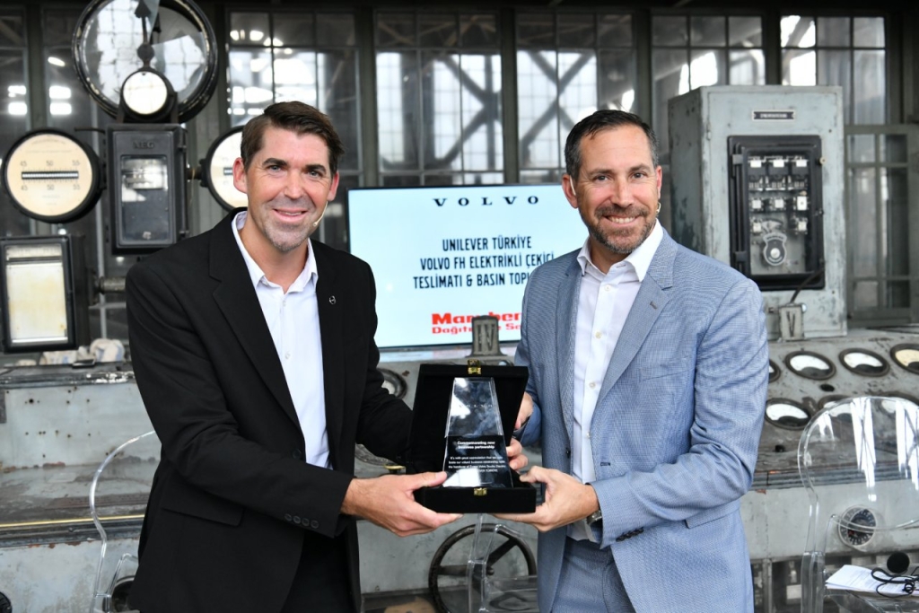 Marubeni, Unilever ve Arıç Lojistik'e Volvo FH Elektrikli Çekici Teslimatı Yaptı 2 marubeni unilever ve aric lojistike volvo fh elektrikli cekici teslimati yapti 2