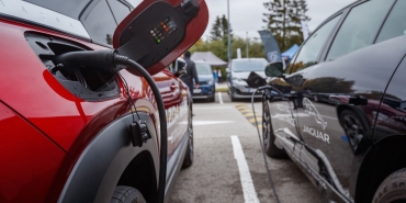 otomobil-satislari-yuzde-18-artti-elektrikli-araclardaki-artis-yuzde-71e-ulasti