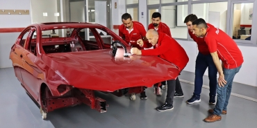 otomotiv-sektorunde-beyaz-yakalilari-geride-birakan-kazanc-firsati