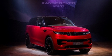 yeni-range-rover-sport-15-odul-kazanarak-buyuk-basari-elde-etti