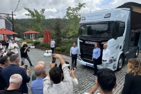 scania-elektrikli-tiriyla-turkiyeye-uzanan-rekor-yolculuk-4-kadin-soforun-heyecan-verici-deneyimi