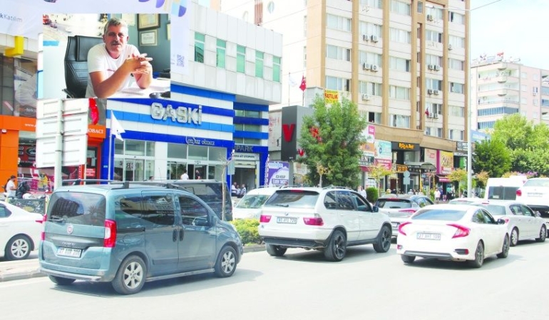 sirketler-trafik-sigortasi-policelerinde-zorluk-yasiyor-vatandaslar-magdur-oluyor