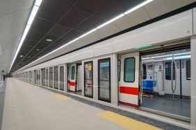 gayrettepe-istanbul-havalimani-metro-hattinda-yeni-yolcu-rekoru-istanbulun-kalbinde-rayli-ulasimda-zirveye