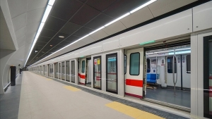 gayrettepe-istanbul-havalimani-metro-hattinda-yeni-yolcu-rekoru-istanbulun-kalbinde-rayli-ulasimda-zirveye