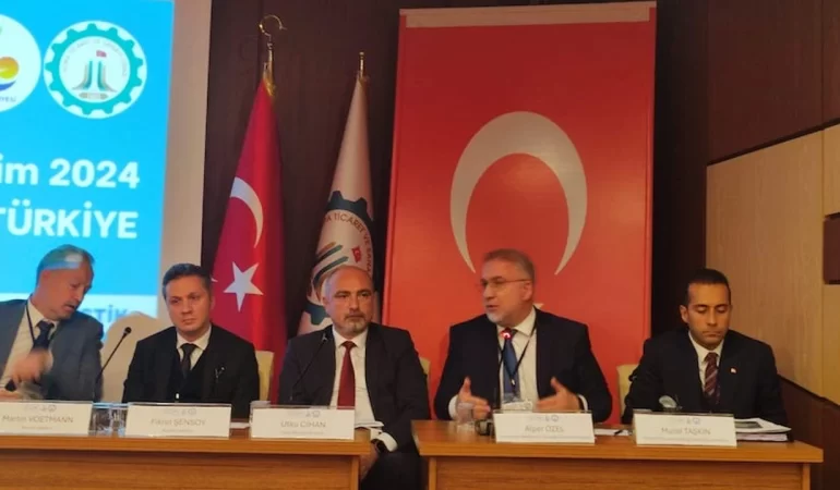 hopa-surdurulebilir-lojistikte-yeni-ufuklar-aciyor-ilk-uluslararasi-kongreye-ev-sahipligi-yapti