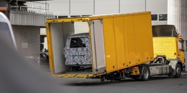 mercedes-benzin-yeni-elektrikli-ticari-araclari-van-ea-mimarisi-yollarda