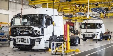 renault-trucksin-bourg-en-bresse-fabrikasi-60-yilini-elektrikli-kamyon-uretimiyle-kutluyor