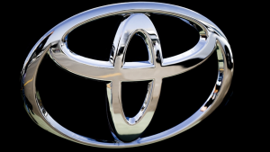 toyota-avrupada-tarihi-satis-rekoru-kirarken-turkiyede-hibrit-pazarini-domine-ediyor