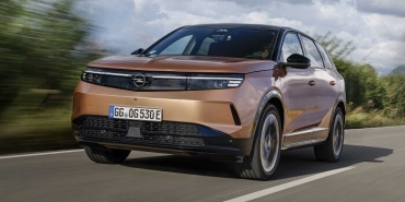 yenilikci-opel-grandland-elektrikli-mobilitenin-gelecegi-turkiyede-basliyor