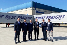 best-nakliyat-treyler-seciminde-kroneyi-tercih-etmeye-devam-ediyor-50-adet-profi-liner-teslim-edildi