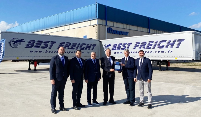 best-nakliyat-treyler-seciminde-kroneyi-tercih-etmeye-devam-ediyor-50-adet-profi-liner-teslim-edildi