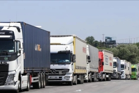 İthalat ve İhracat Sektöründe Kriz: Geçiş Belgeleri ve Gümrük Engelleri Taşımacılığı Vurdu 1 ithalat-ve-ihracat-sektorunde-kriz-gecis-belgeleri-ve-gumruk-engelleri-tasimaciligi-vurdu