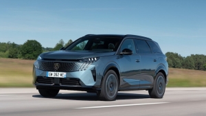 peugeot-e-5008-altin-direksiyon-odulu-ile-en-iyi-aile-araci-secildi
